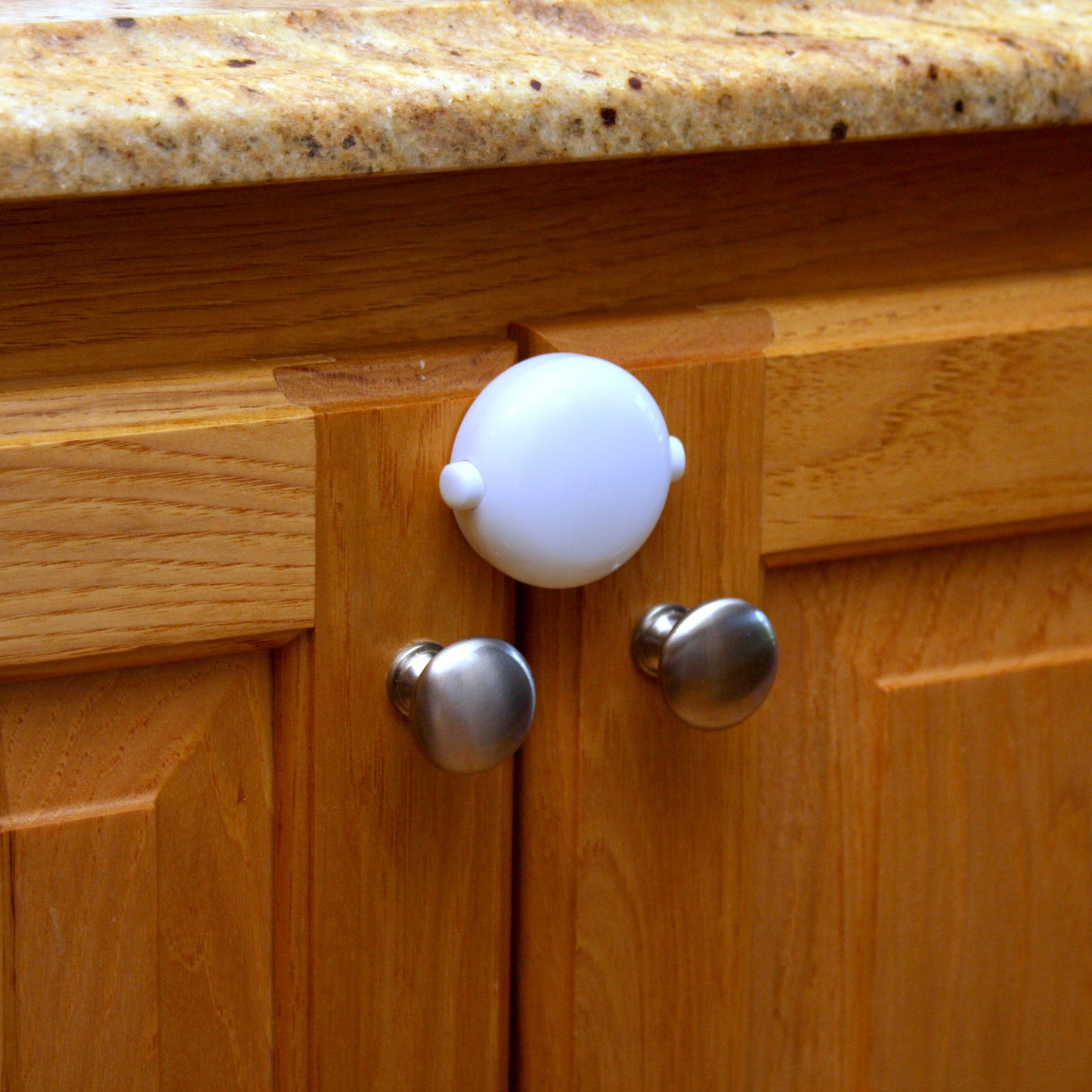 Qdos Adhesive Double Door Lock