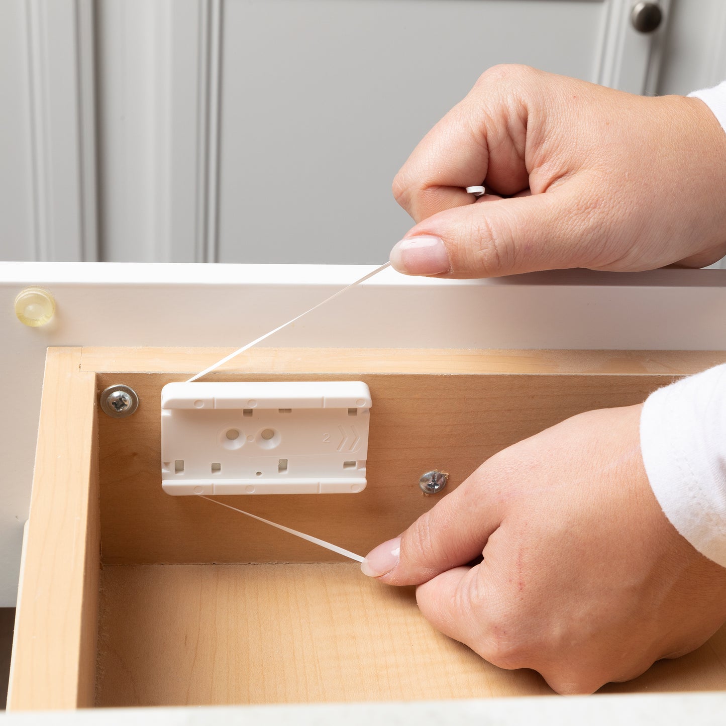 Qdos Lower Drawer/Door Adhesive Latches, 6 Pack