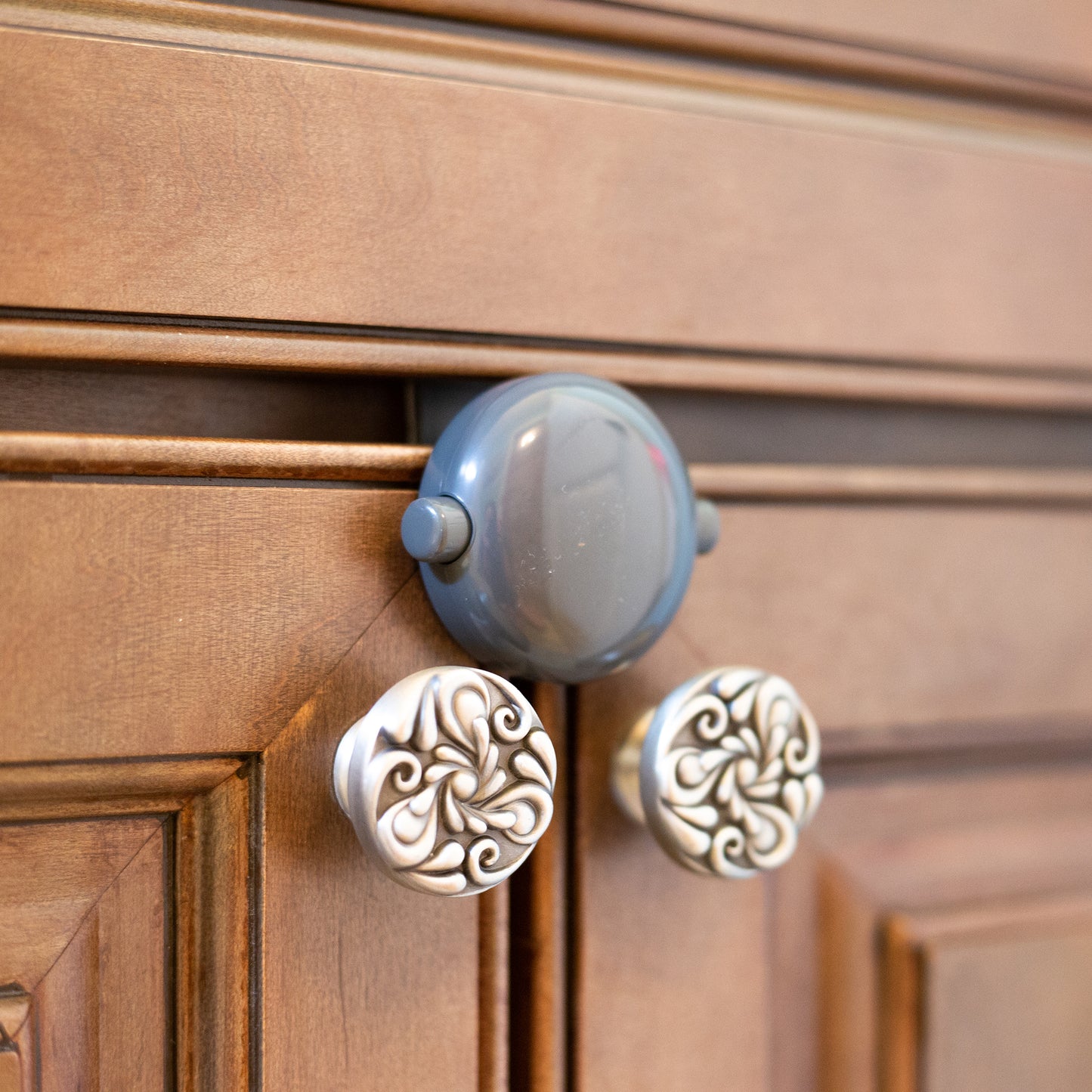 Qdos Adhesive Double Door Lock
