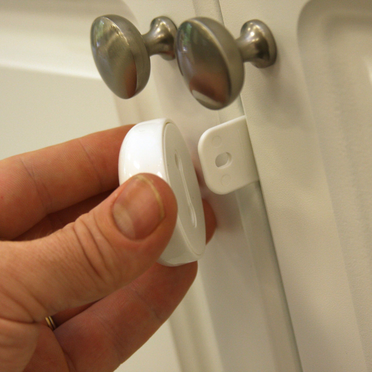 Qdos Adhesive Double Door Lock